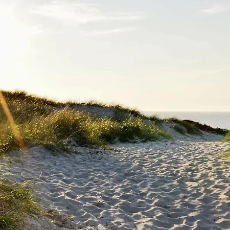 Three-bedroom Holiday In Ringkobing 2 Søndervig